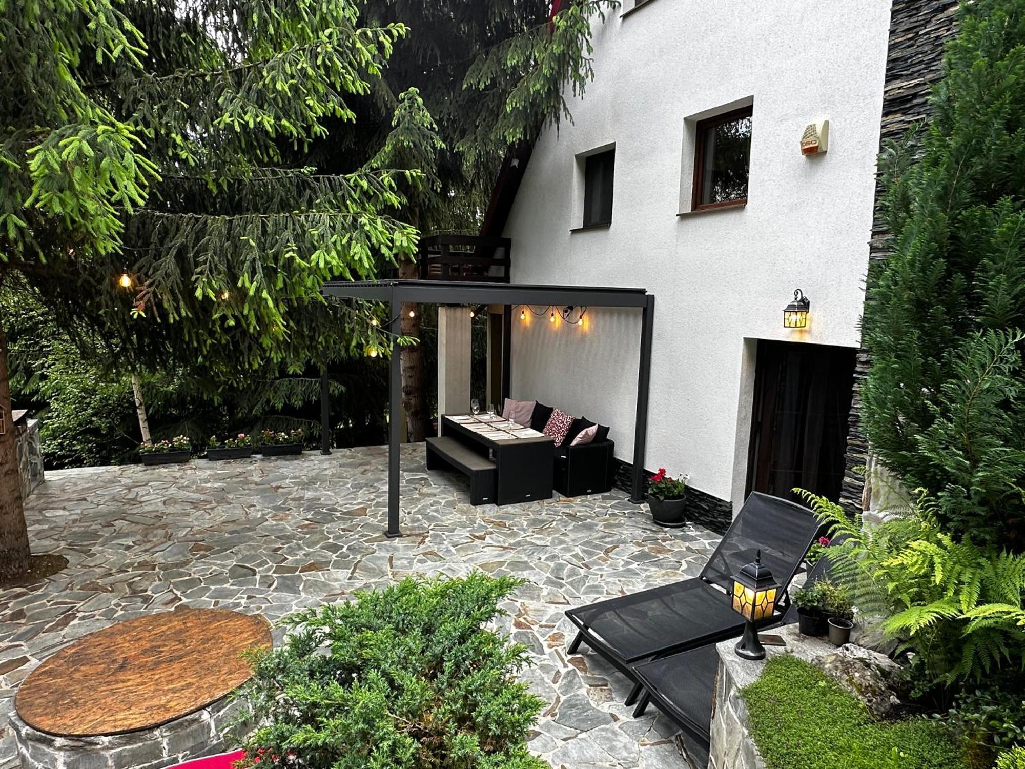 Mountain Chalet - Cabana La Muntele Baisorii Muntele Cacovei  Luaran gambar